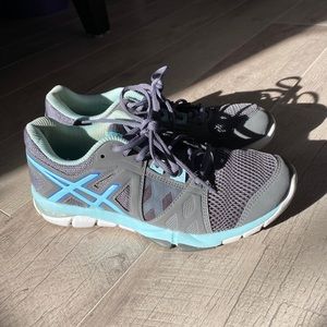 ASICS women’s shoes. Size 7.5